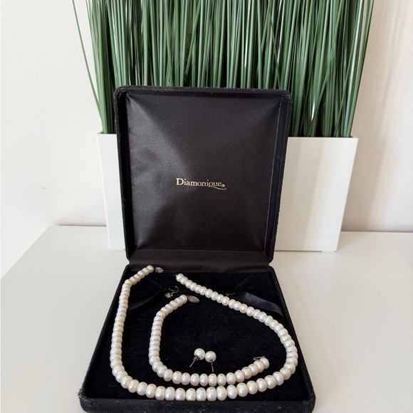 Diamonique Classic White Pearl Necklace Set - Picture 2 of 2